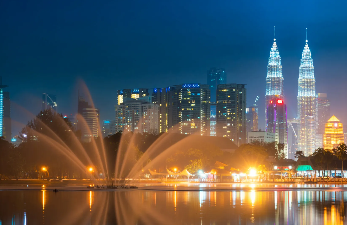 Malaysia's Economic Problems: Risks in Asia's Outlier