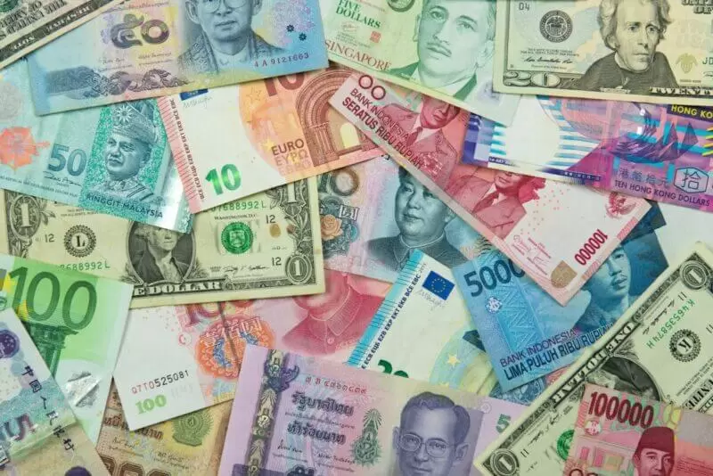 5 Safest Currencies in Asia for a Recession